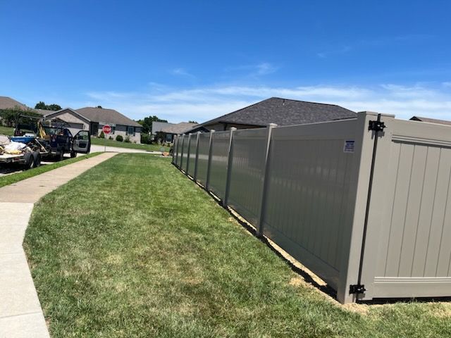 vinyl fencing